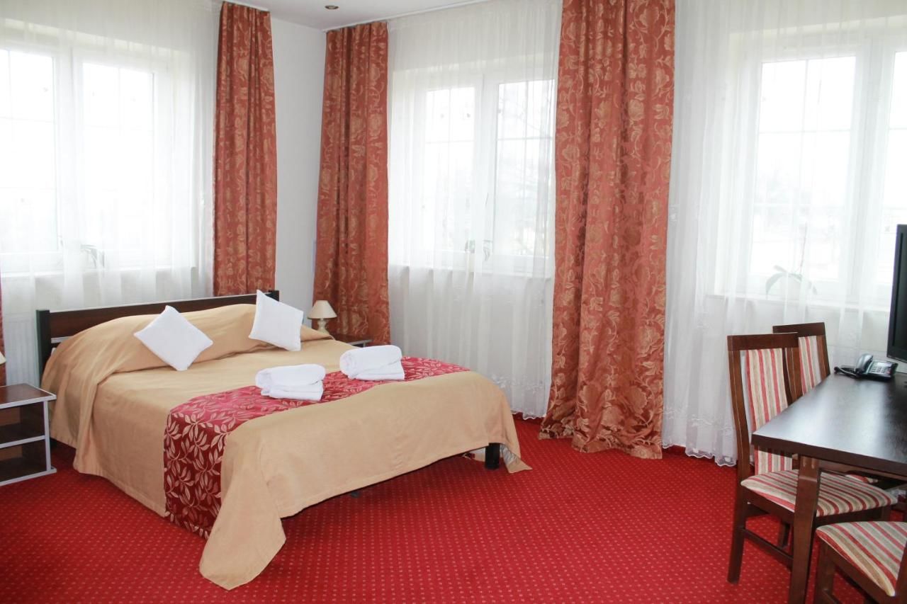 Отель Hotel Kaprys Свидник-19