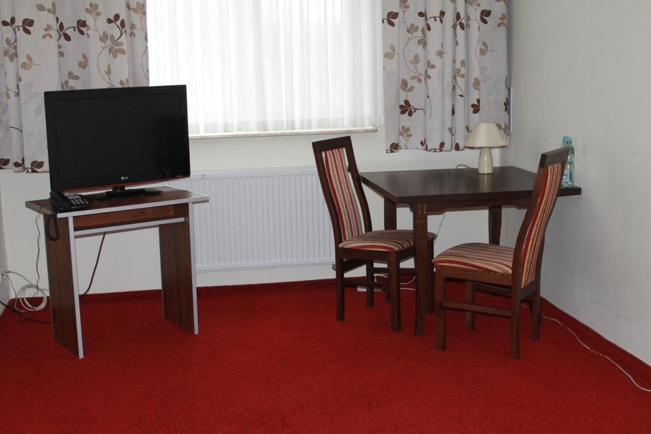 Отель Hotel Kaprys Свидник-21