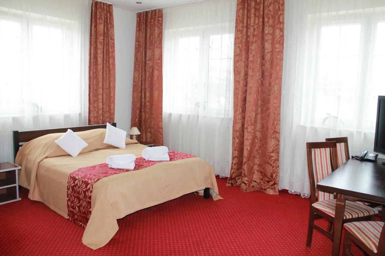 Отель Hotel Kaprys Свидник-24