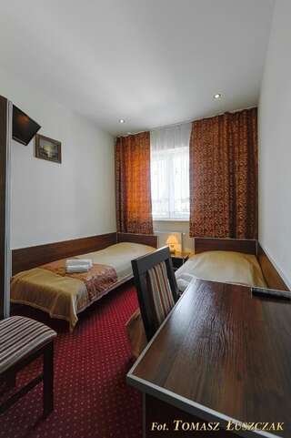 Отель Hotel Kaprys Свидник Двухместный номер с 1 кроватью или 2 отдельными кроватями-3